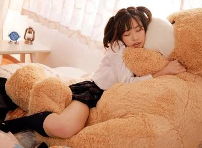 Trời đang mưa to làm mọi thứ trở nên ướt sũng