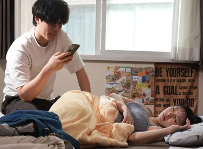 Gã đàn ông kích thích khi thấy người yêu với người khác