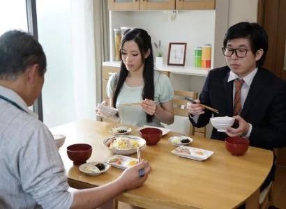 Con dâu nứng banh vùng kín ra cho bố chồng chén