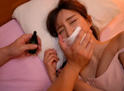 Tên này dùng thuốc mê để quan hệ với cô em họ xinh đẹp